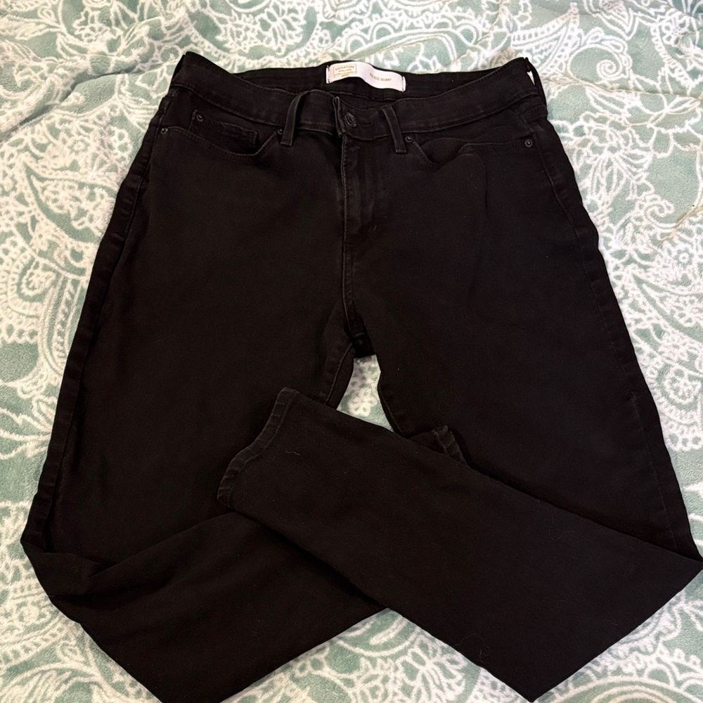 Levi’s Classic Black Skinny Jeans